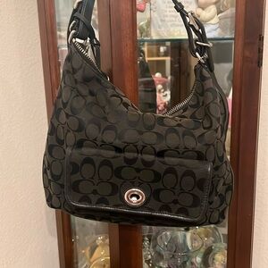 Coach Signature Shoulder bag